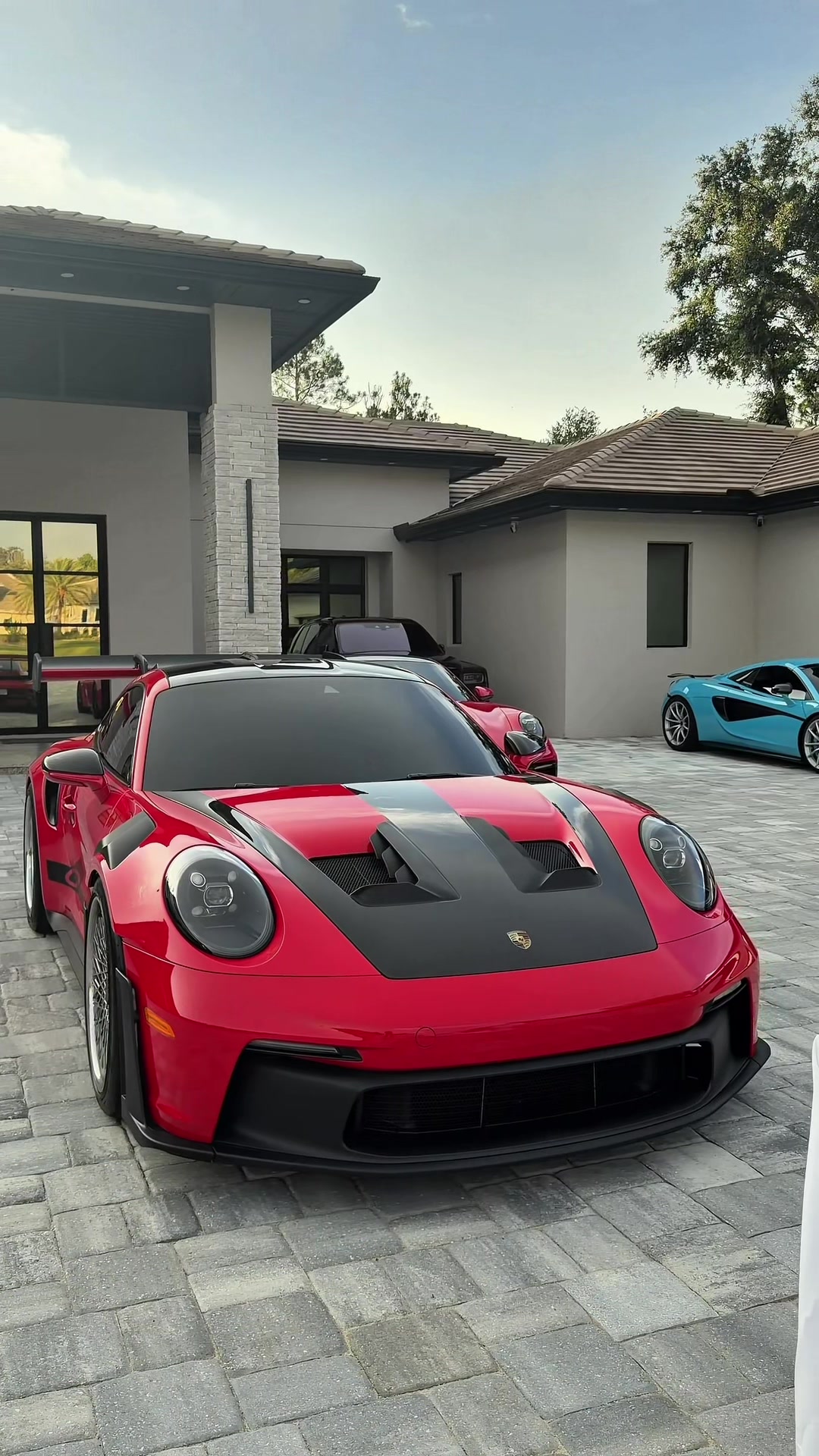 @supercarvicky