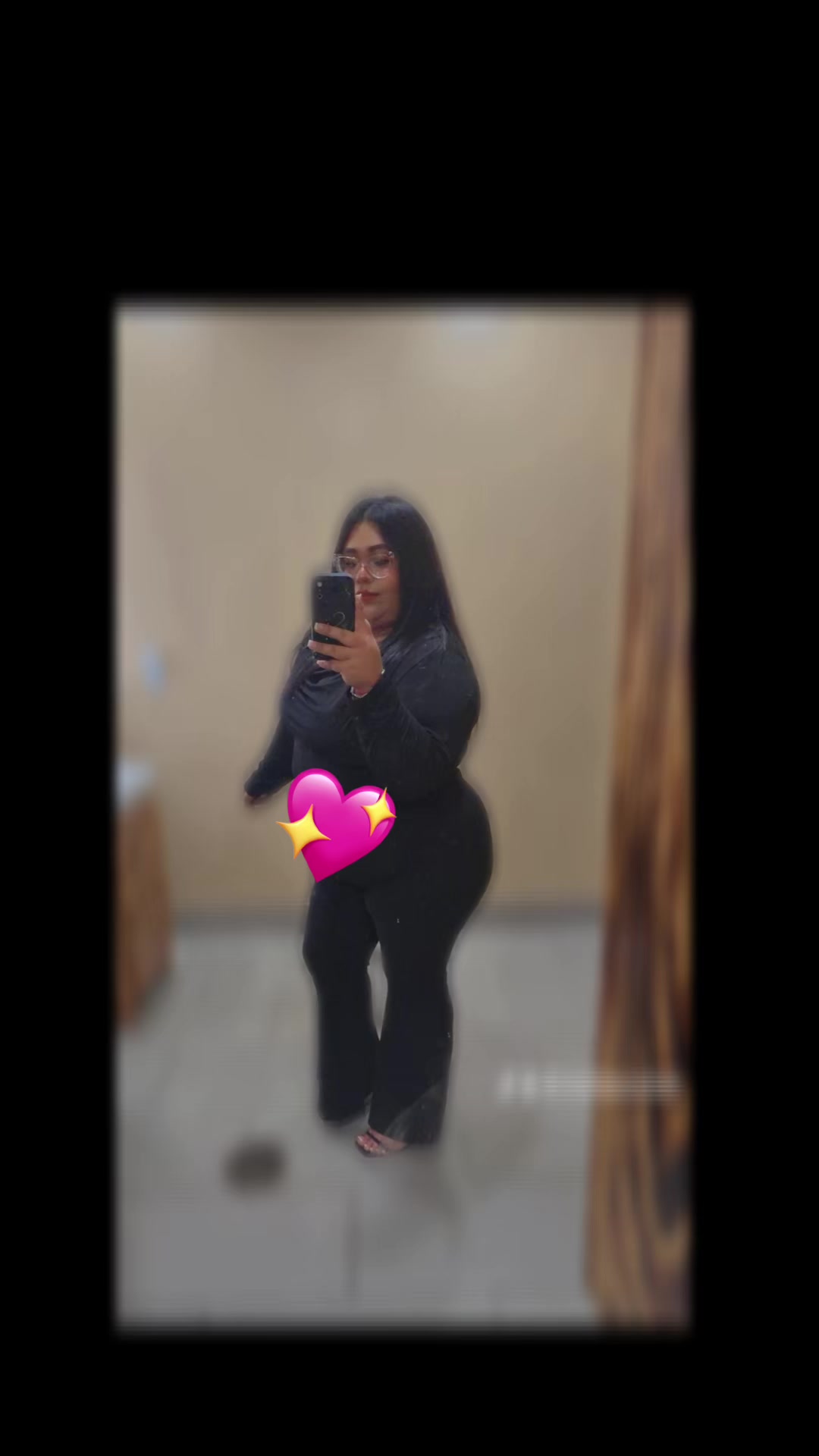 @Mari Acosta