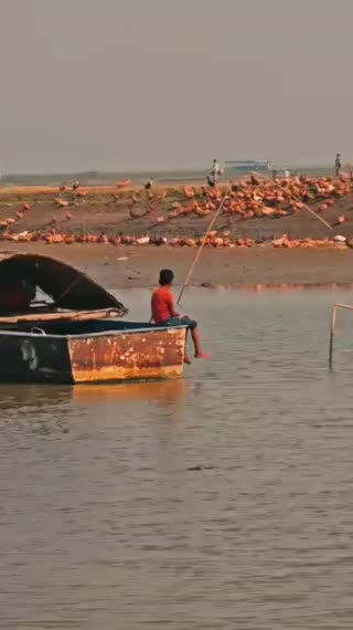 @উল্টো স্রোতের মাঝি