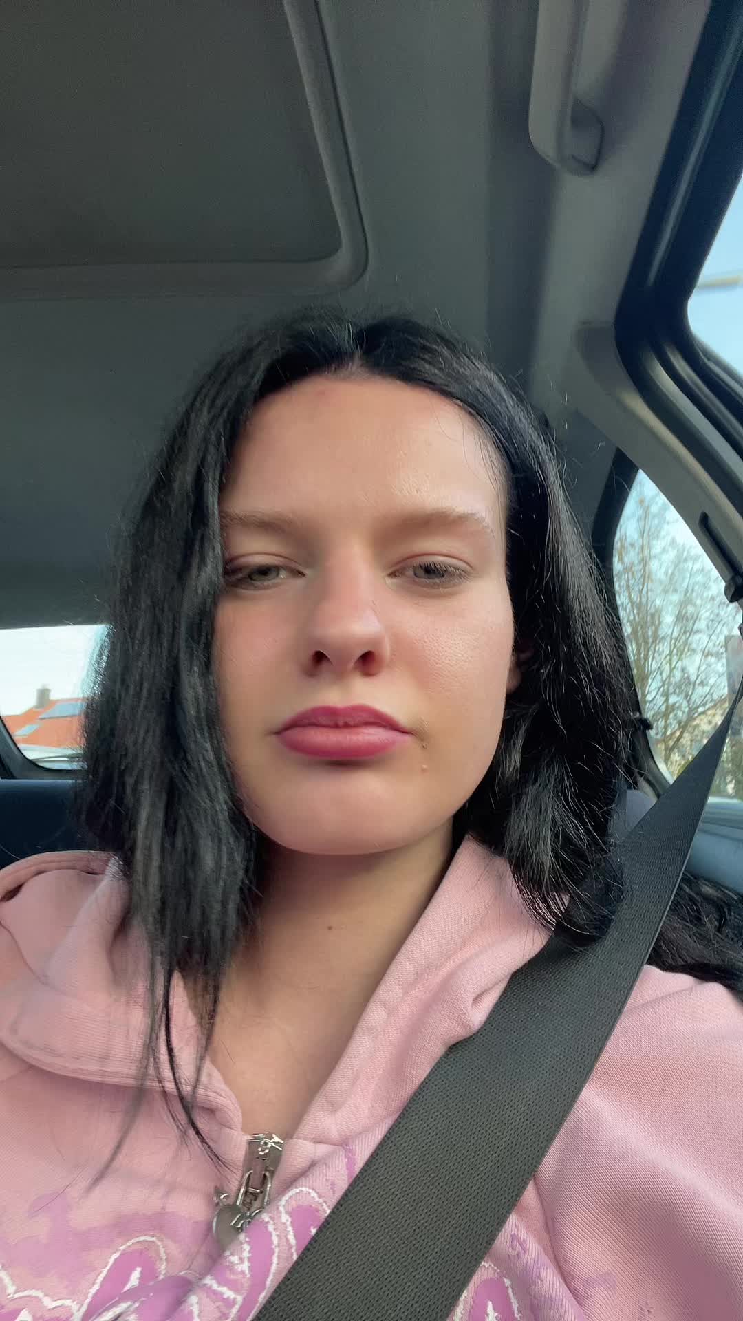 @EMI🦖