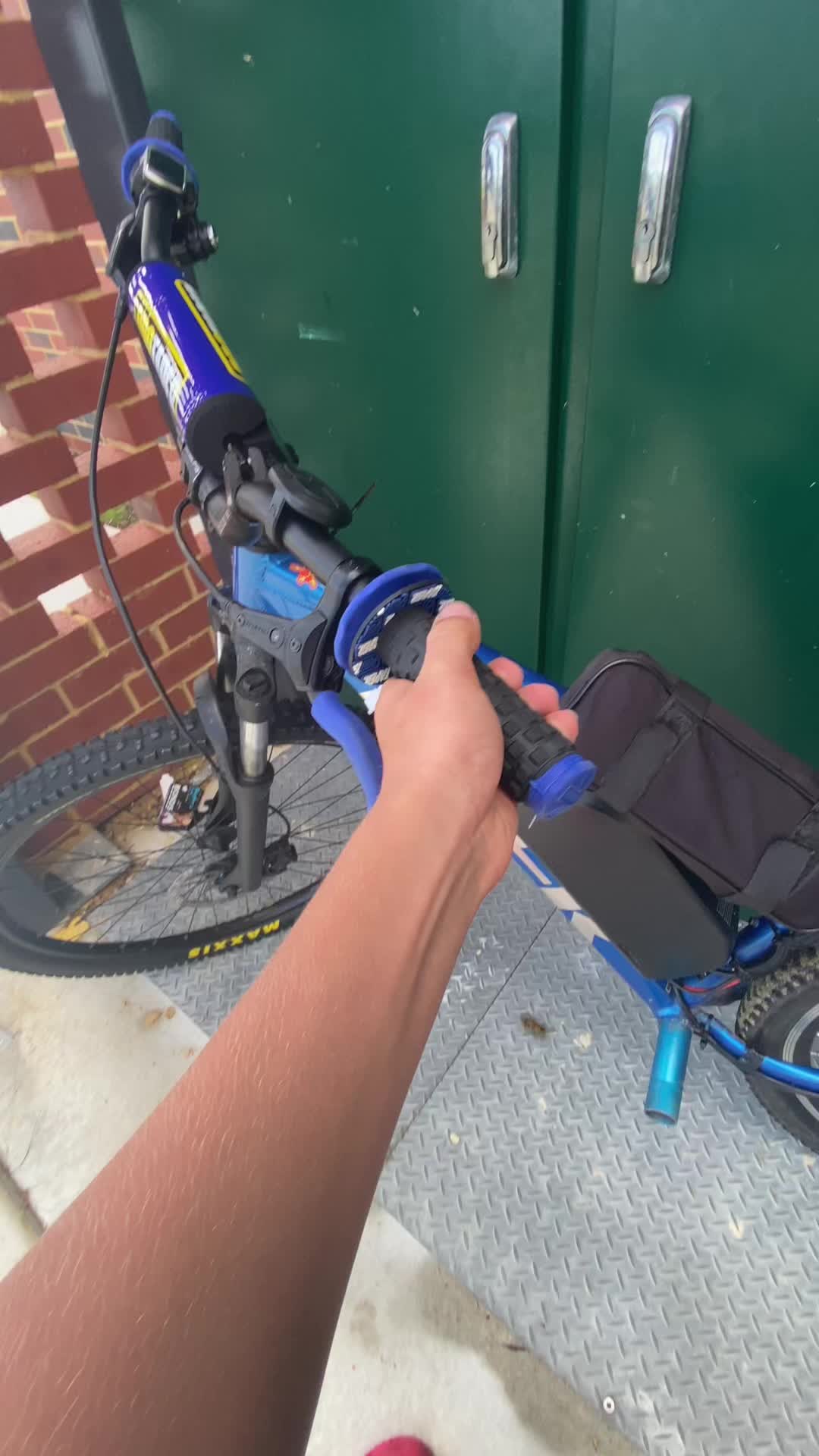 @️𝔦𝔱𝔰_𝔷𝔞𝔠𝔥👌🛴🚲