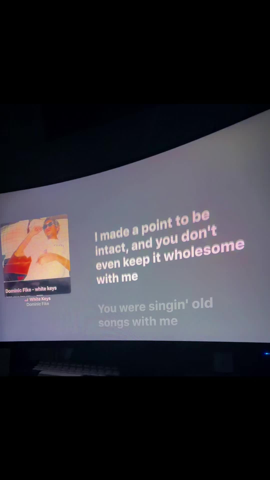 @𝔩𝔶𝔯𝔦𝔵𝔠𝔰__.🎧