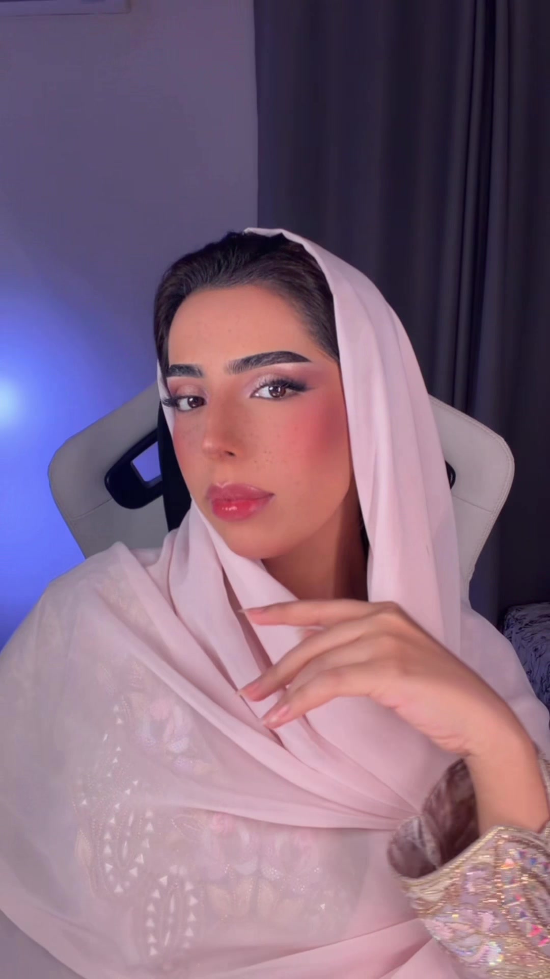 @Amina
