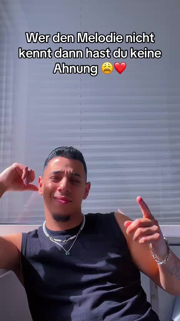 @Meʝoo