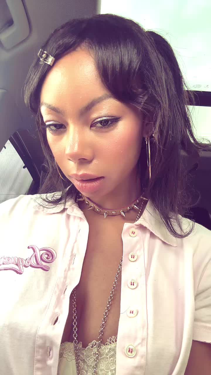 @alex ✮‧₊˚