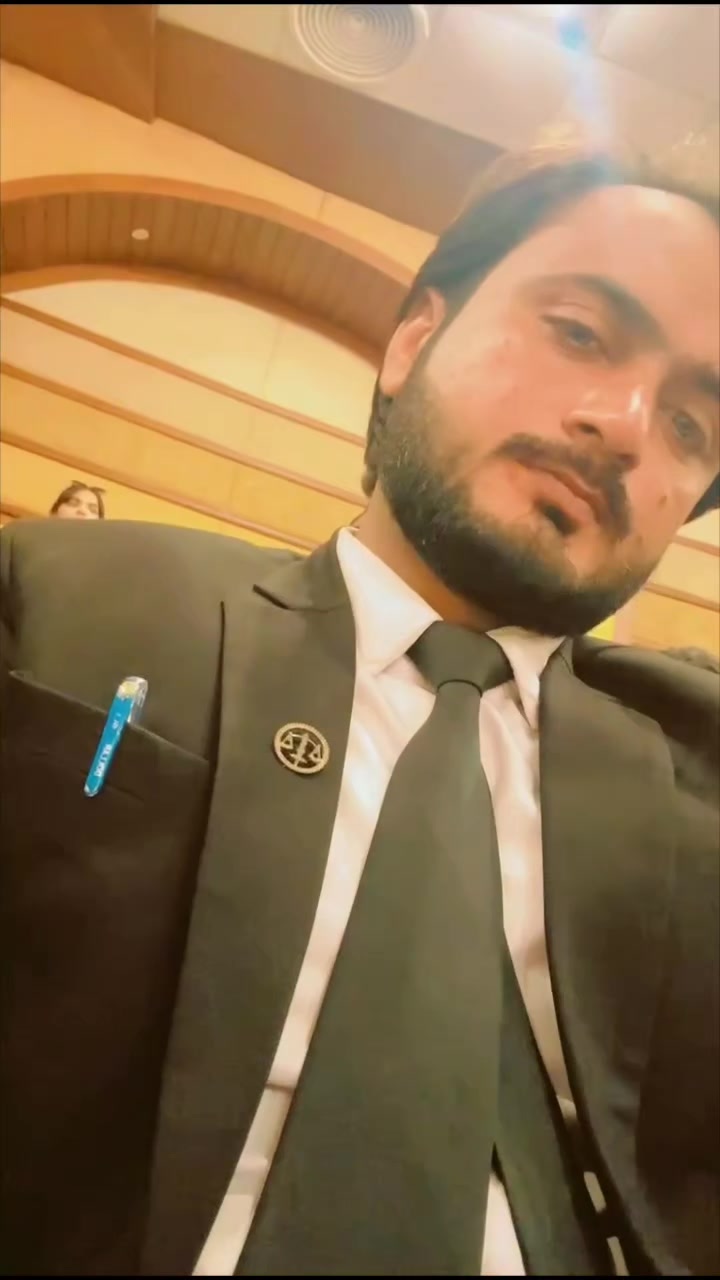 @Altaf Hussain🎓