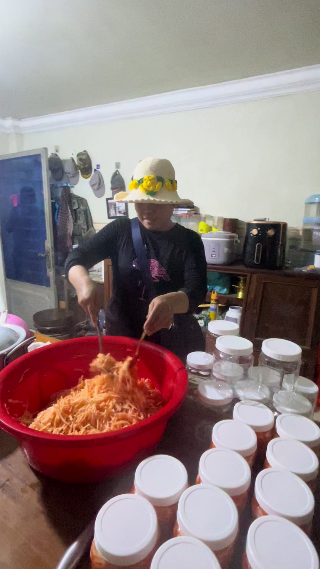 @យ៉ូវវុល