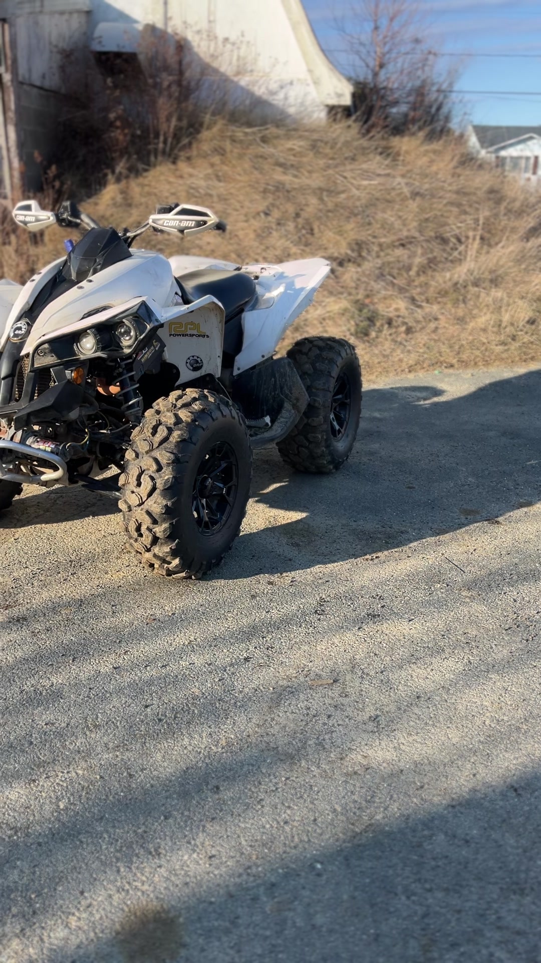 @That_ White can am