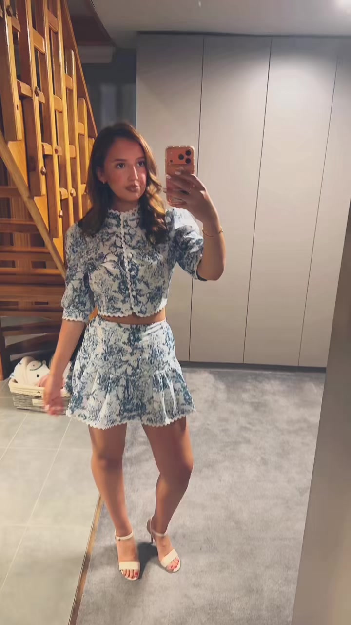 @Mina