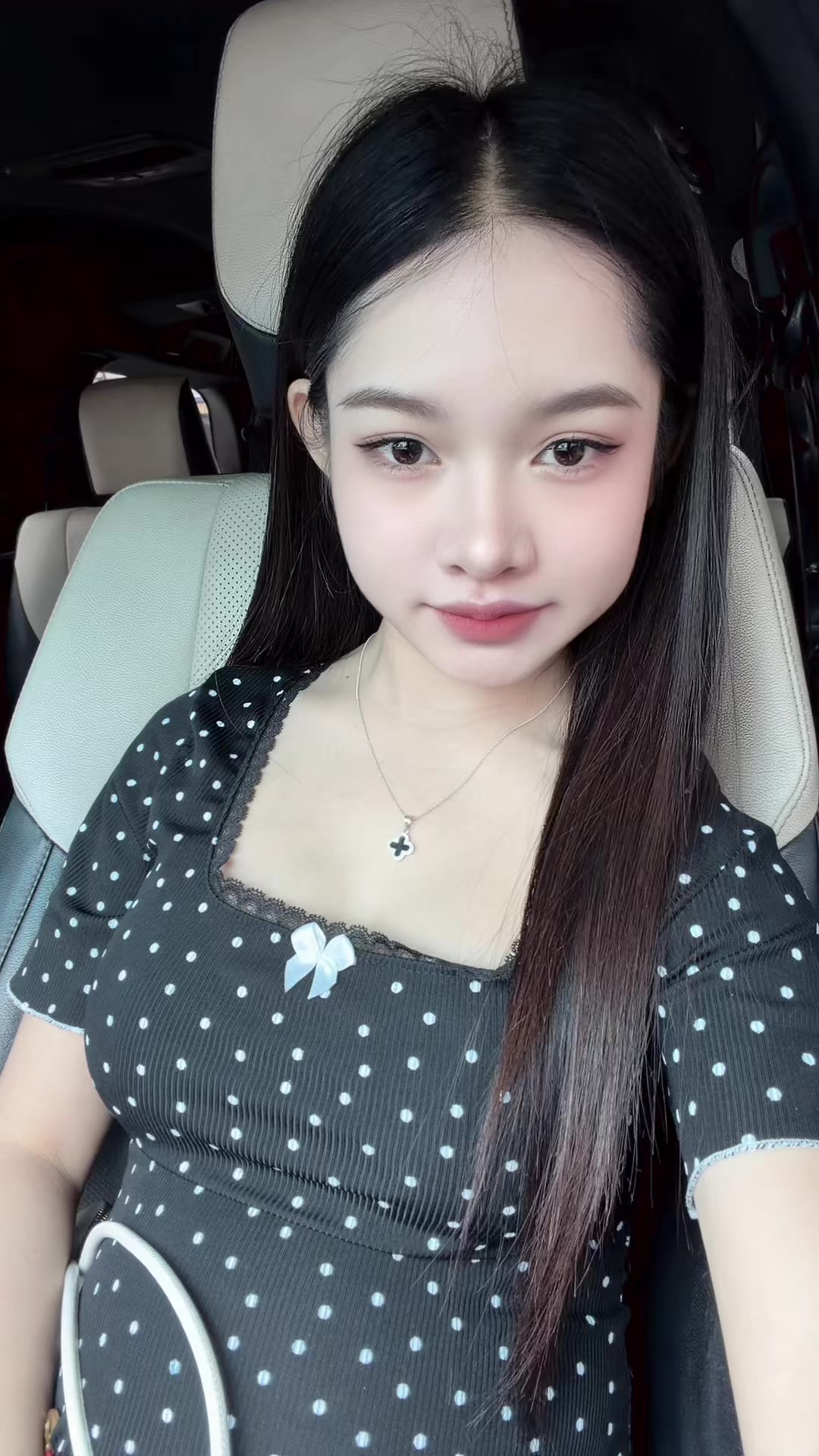 @ນ້ຳຝົນ(NamFon)🌧️🌷