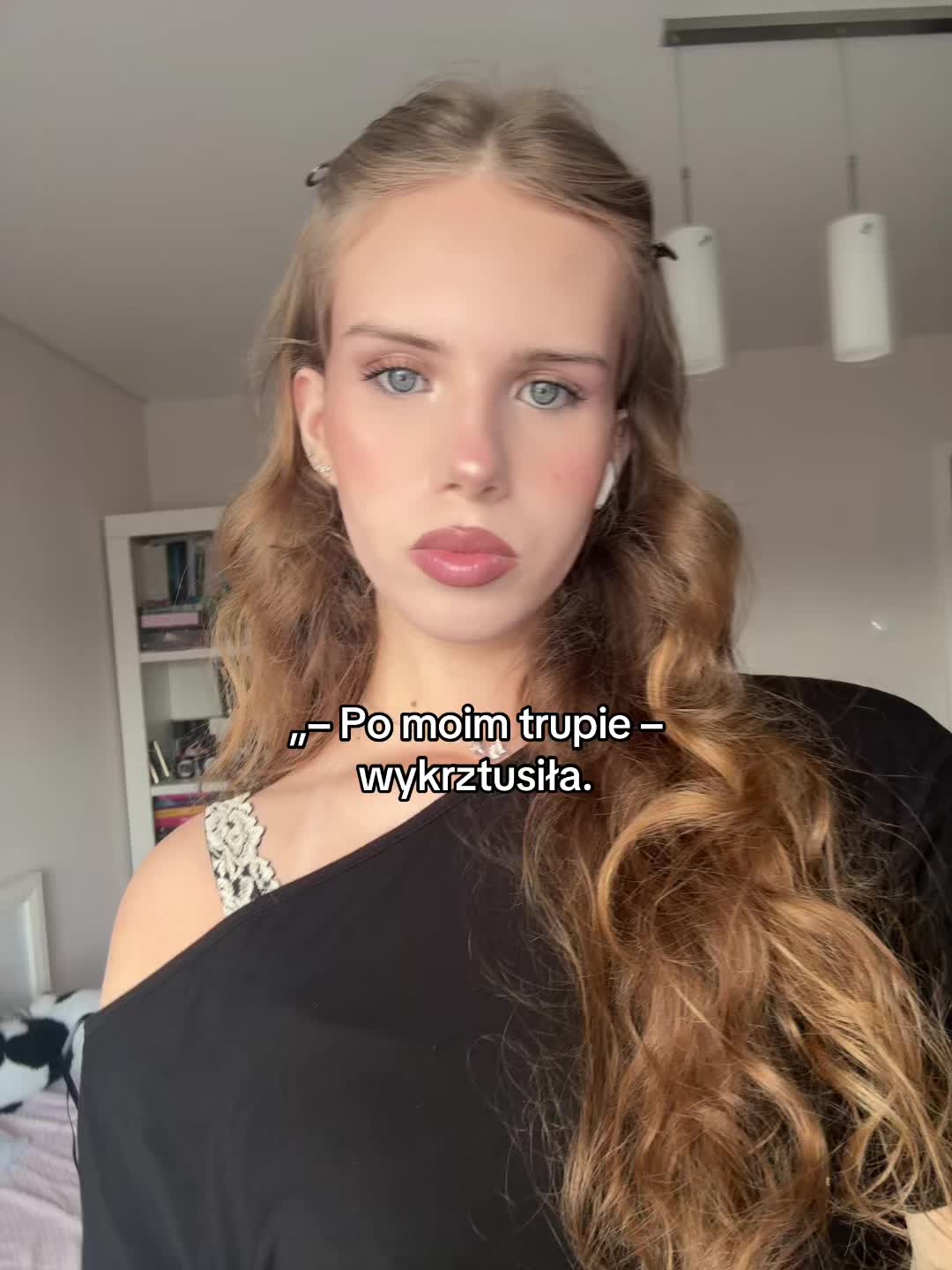 @veronica || booktok