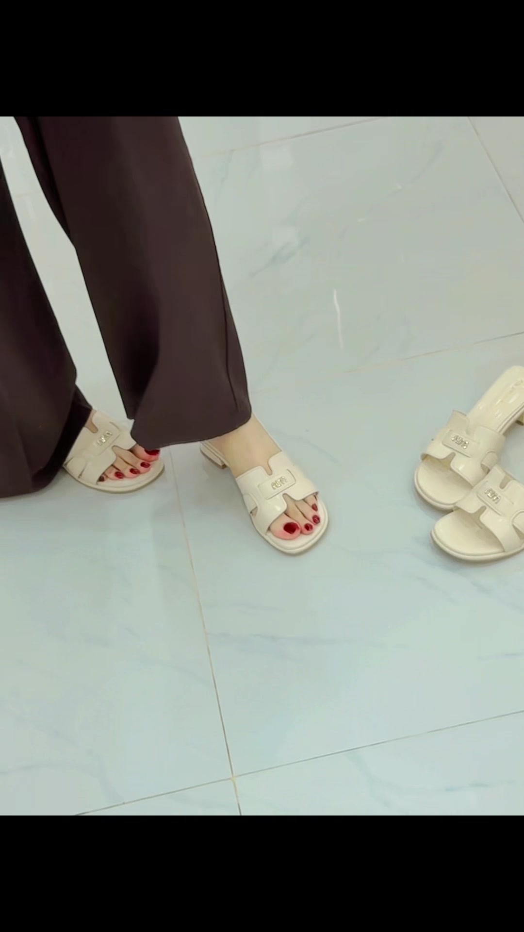 @Cherry Shoe Store