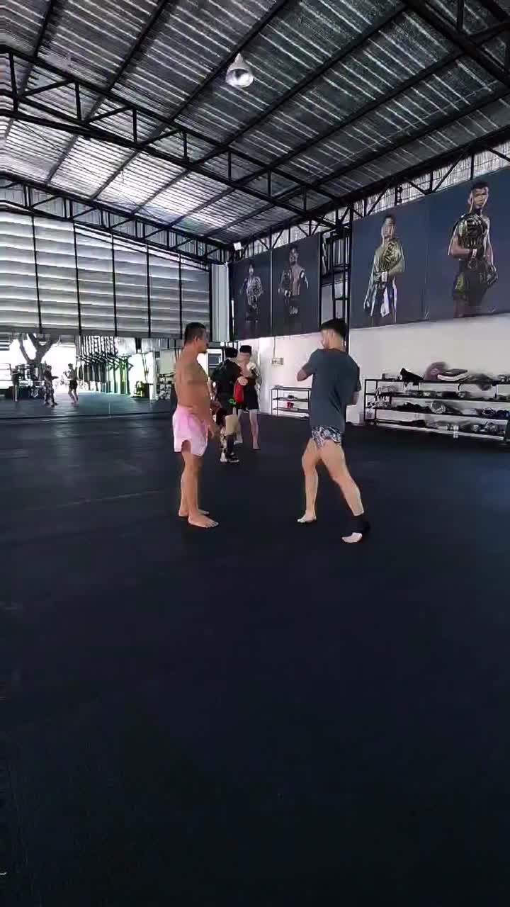 @Mistermuaythai