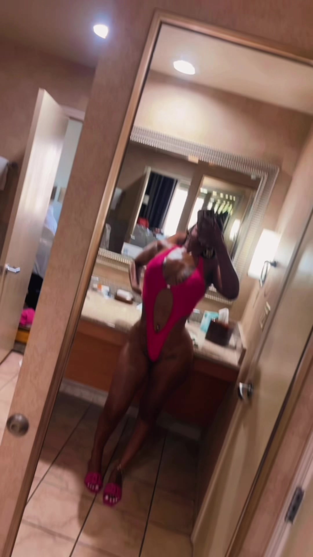 @Lala_21