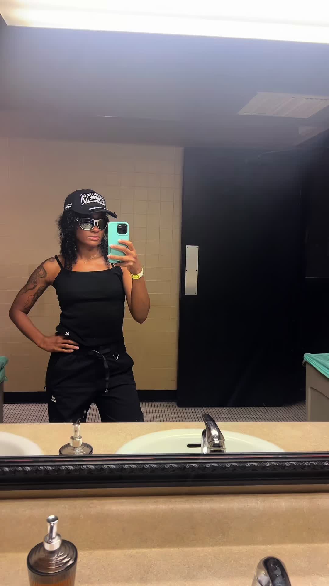 @jessreviewz