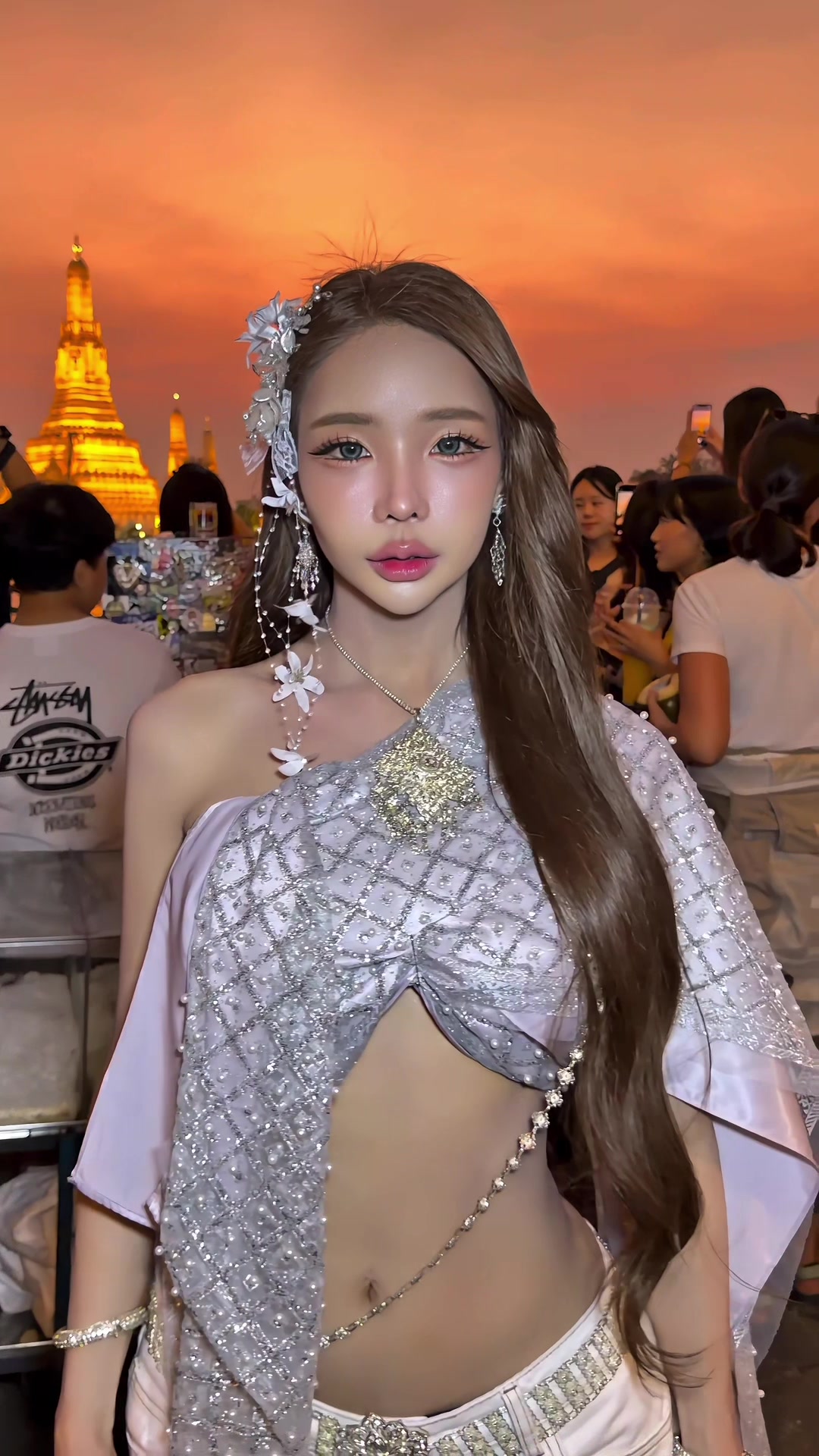 @Yoshithunchanok