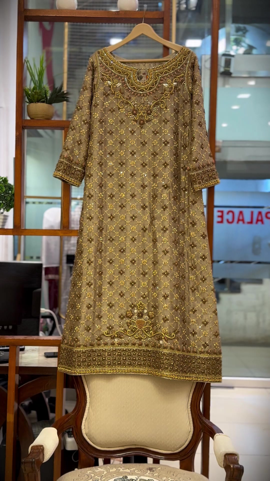 @zarri.palace