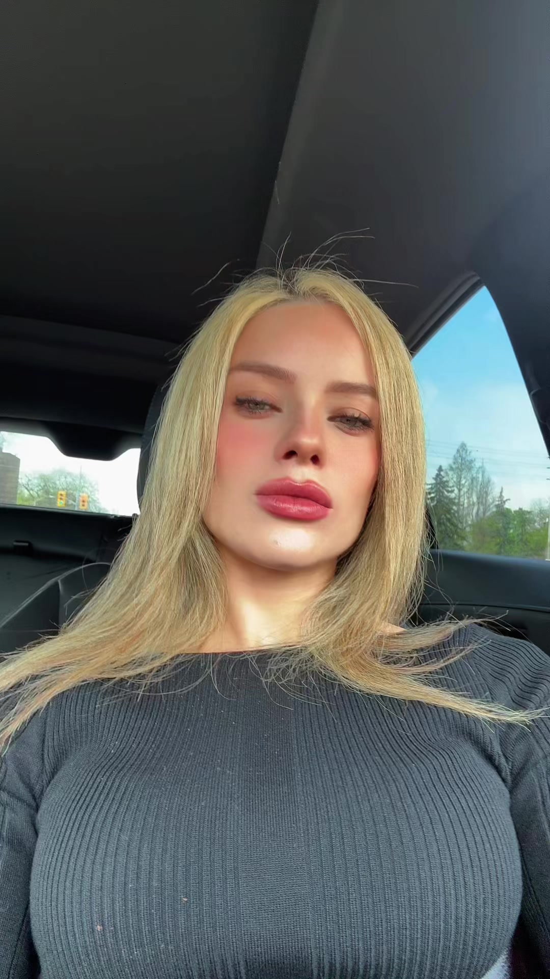 @theblondevampiree