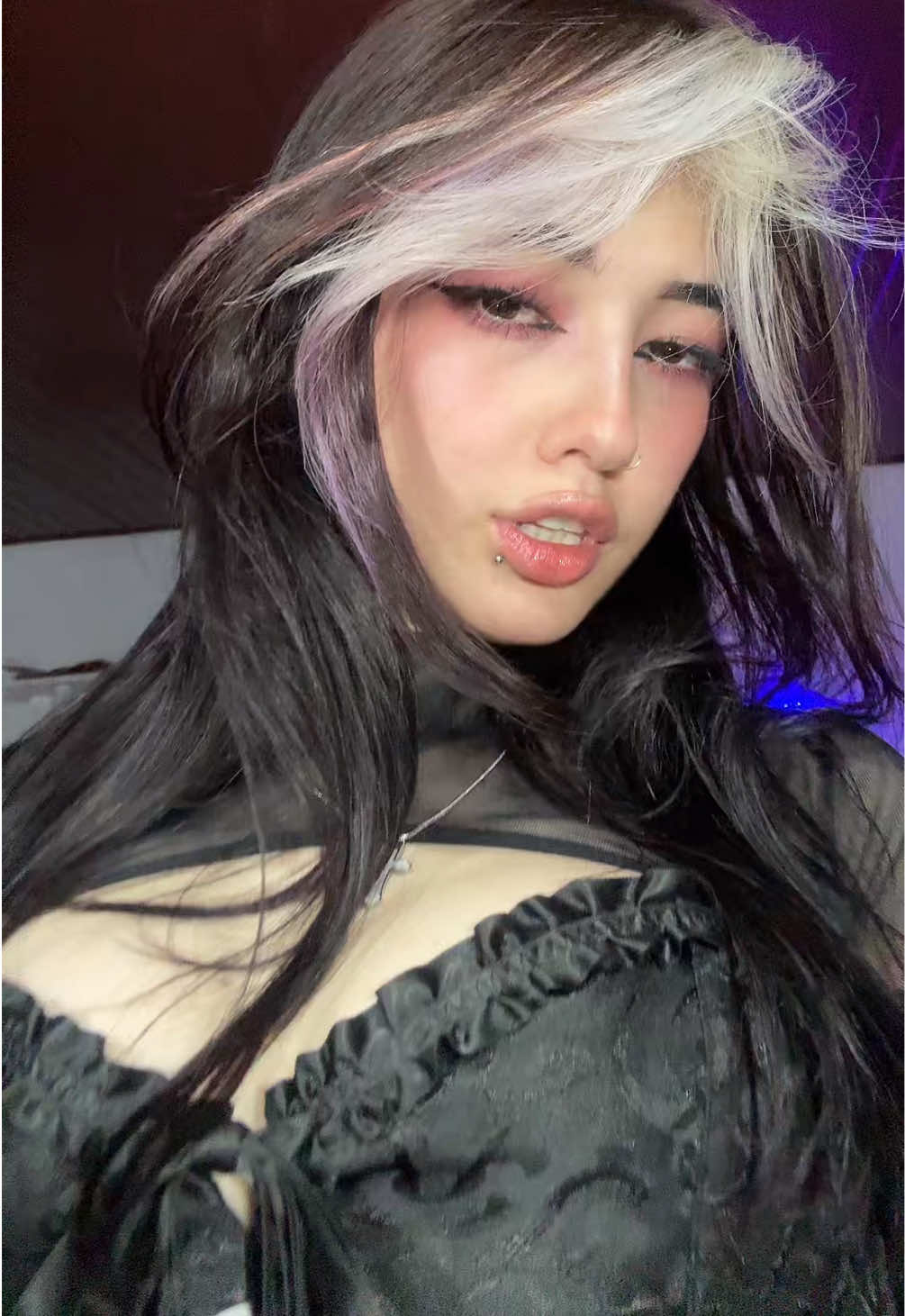 @Izis🛸
