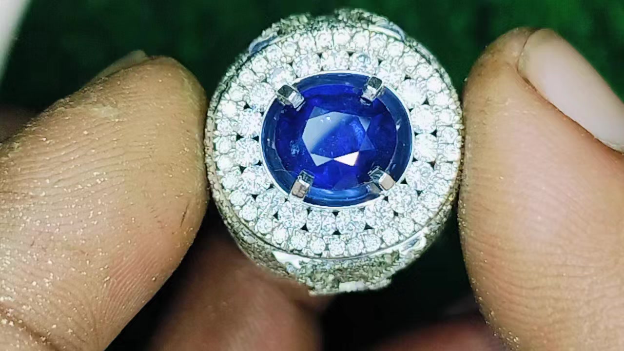 @uzzy gemstone