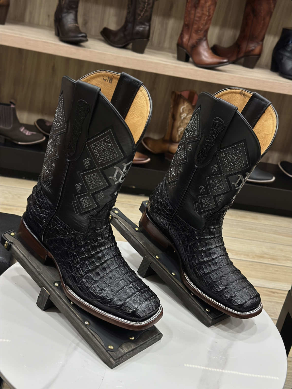 @Lara boots