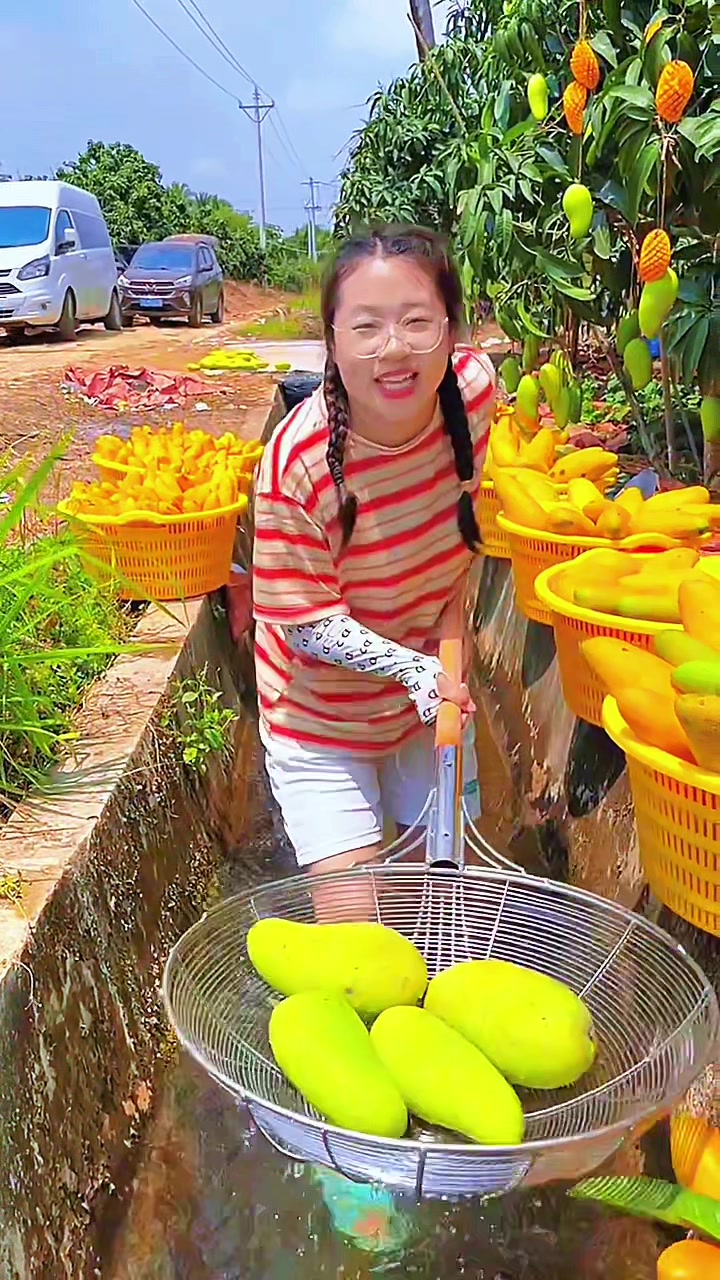 @Fruit happy
