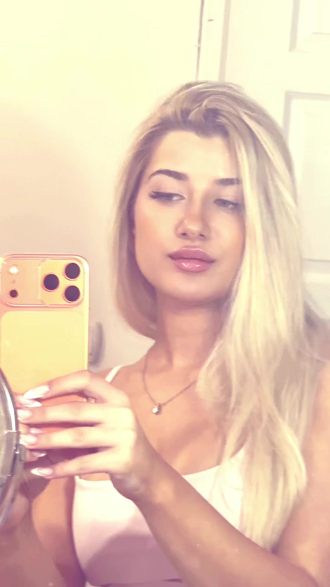 @anjax