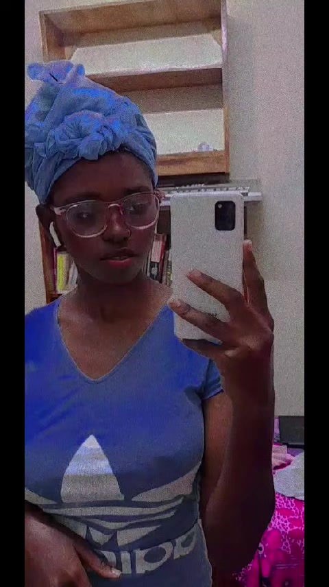 @R&uuml;th&iuml;&ecirc; B&aelig;