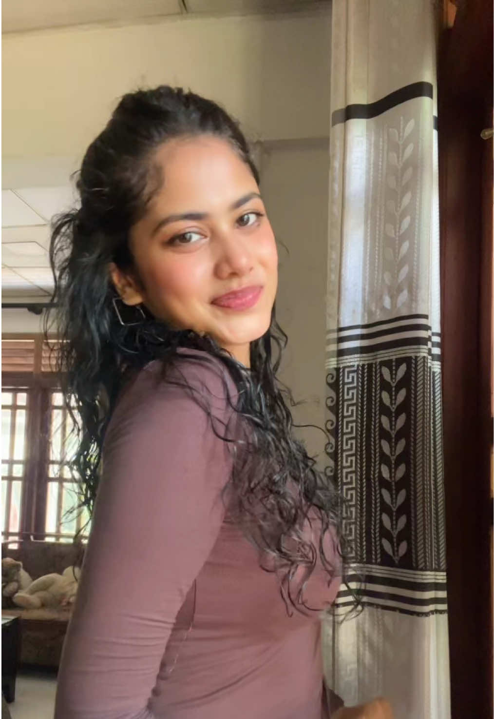 @MAYA 💫