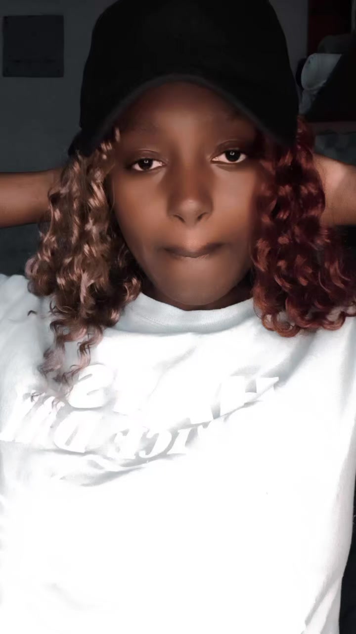 @viviannah