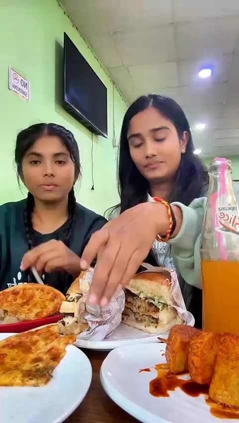 @Astha 👾