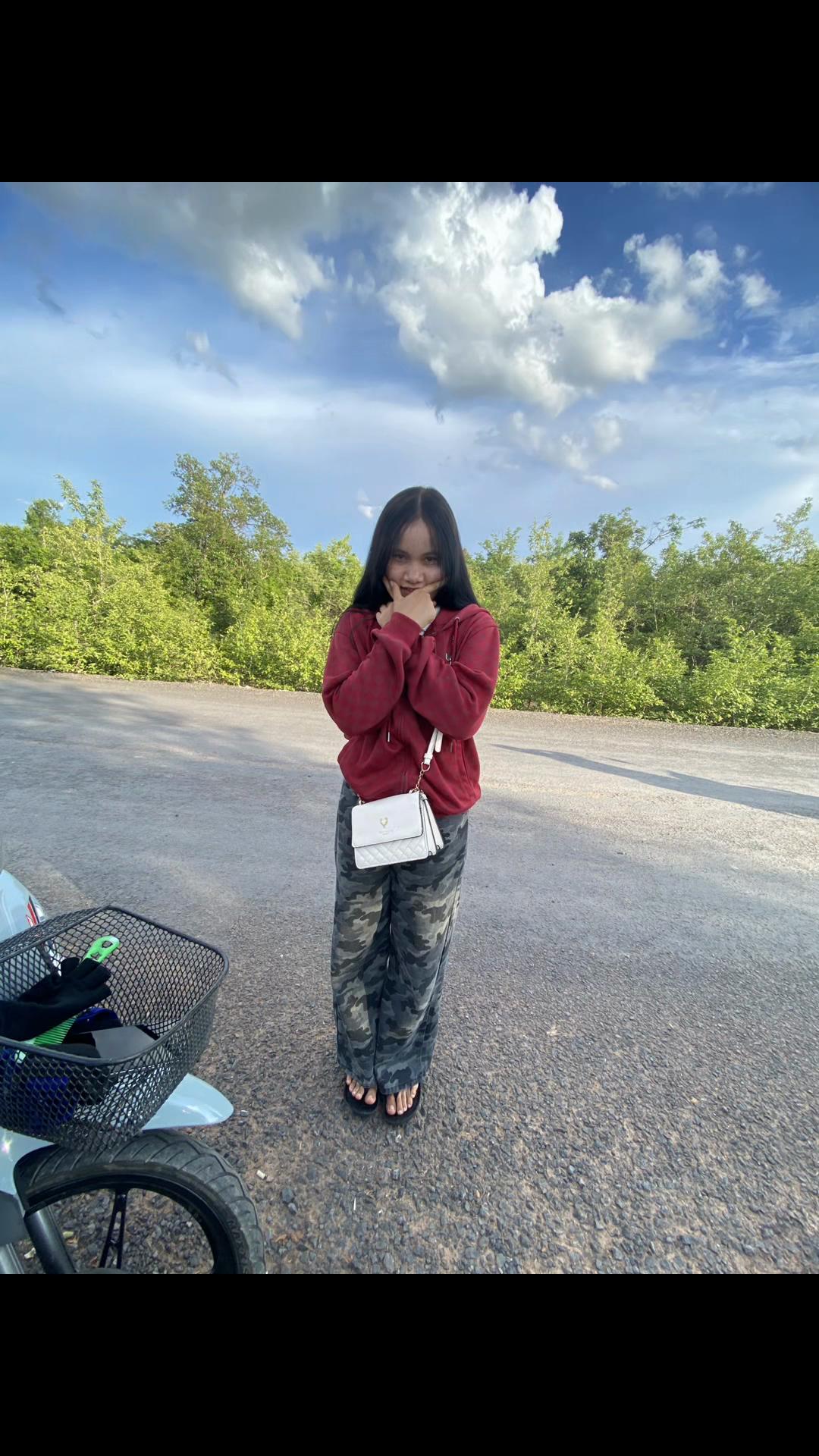 @บู บี่😝😘