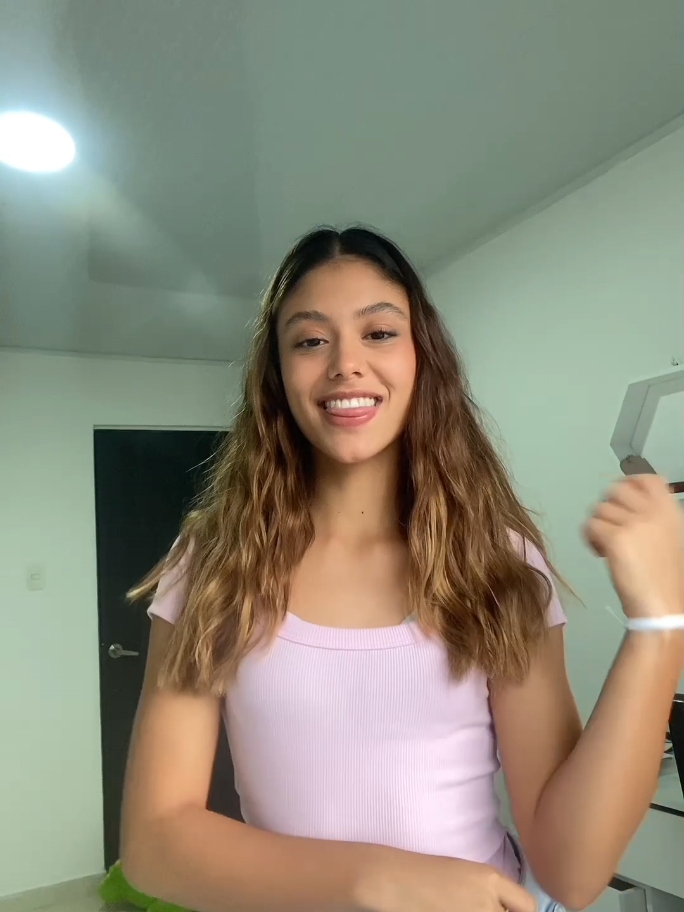 @IG: pamela_flores_x