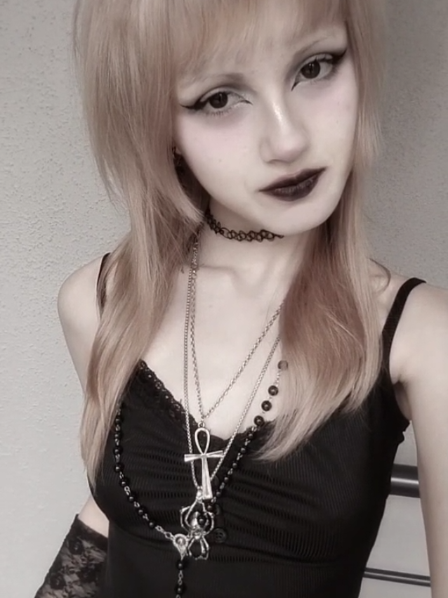 @Мышка🦇