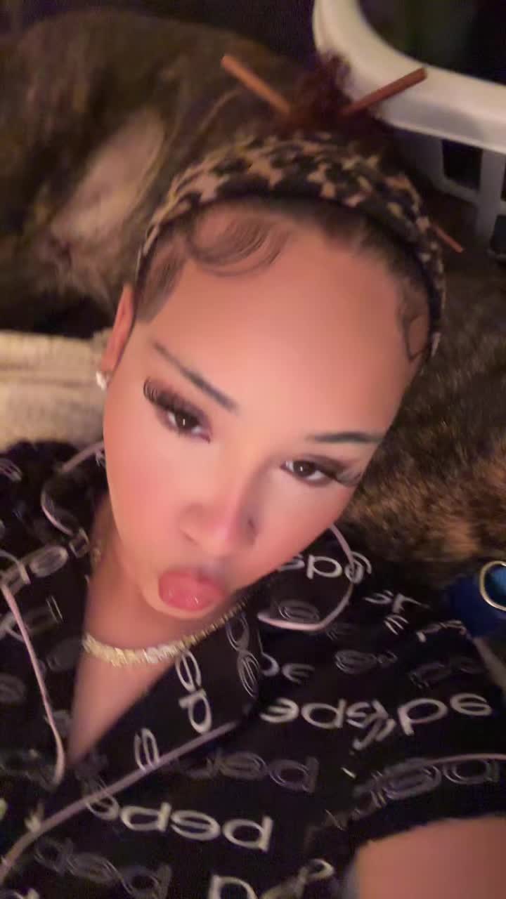 @Arianna Marie🦋.