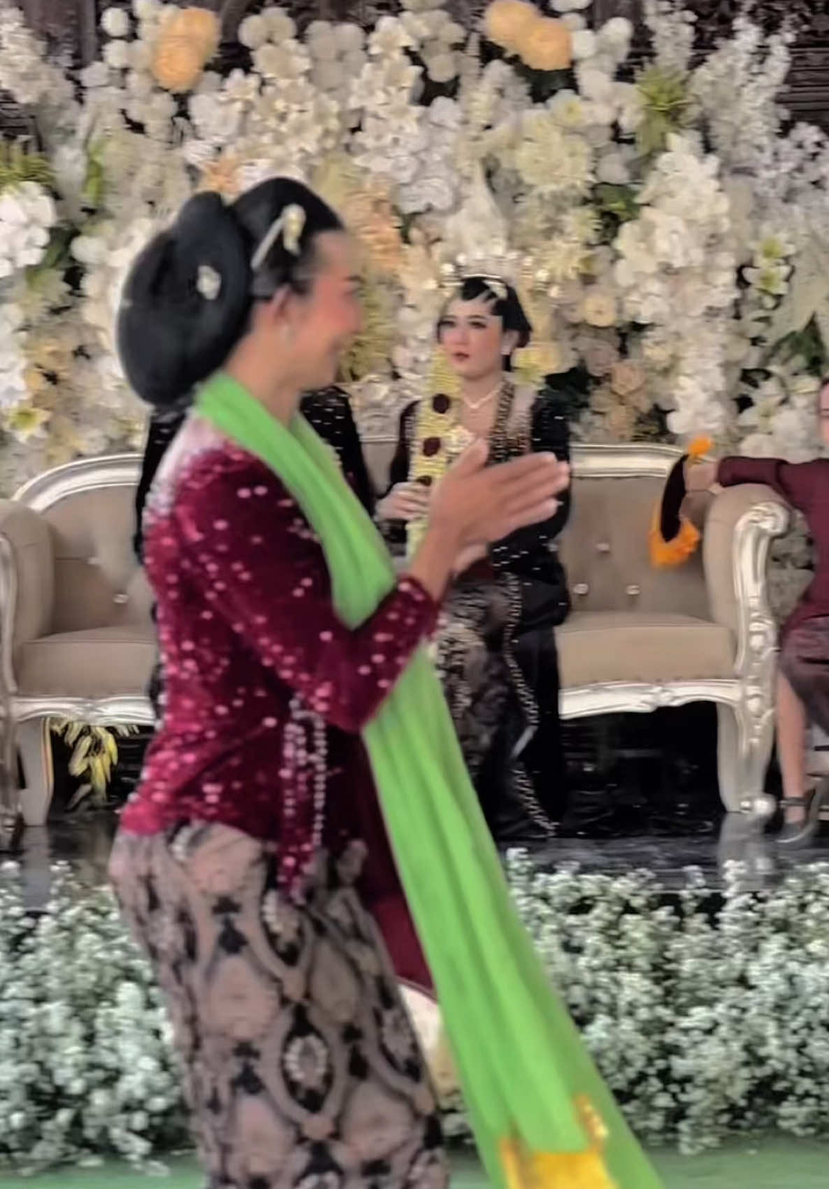 @Mbak Sari || Cucuk Lampah