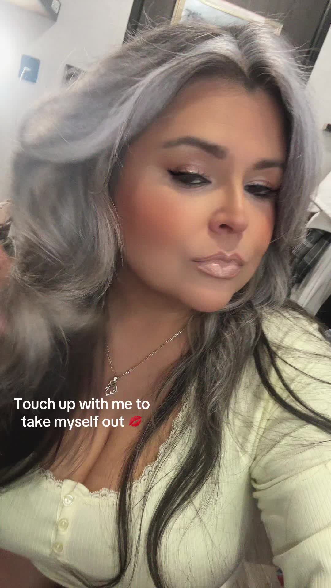 @chellasmiles