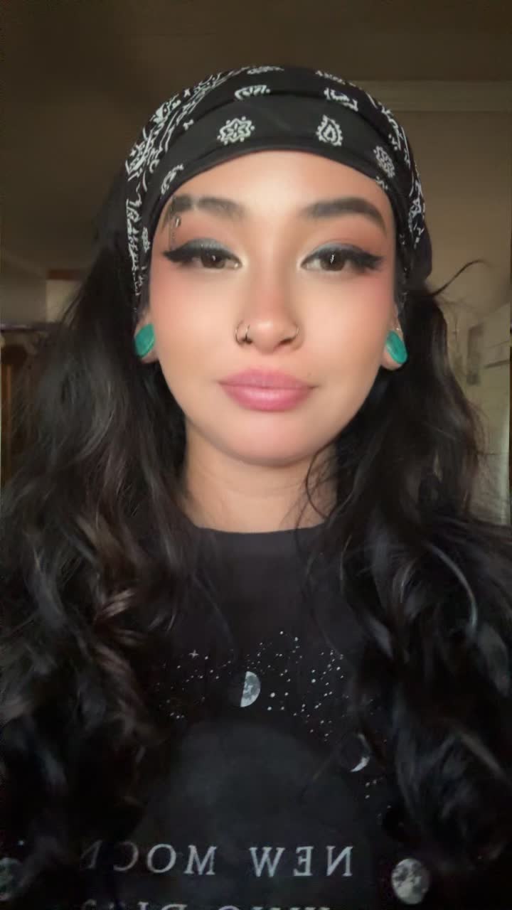 @🖤