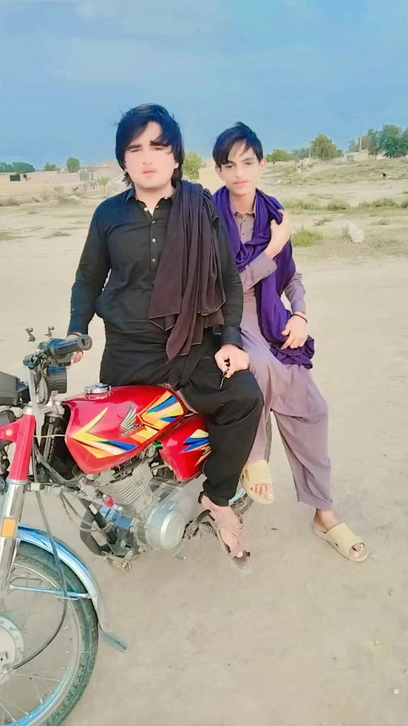 @🥀Badamii Gulli 👑