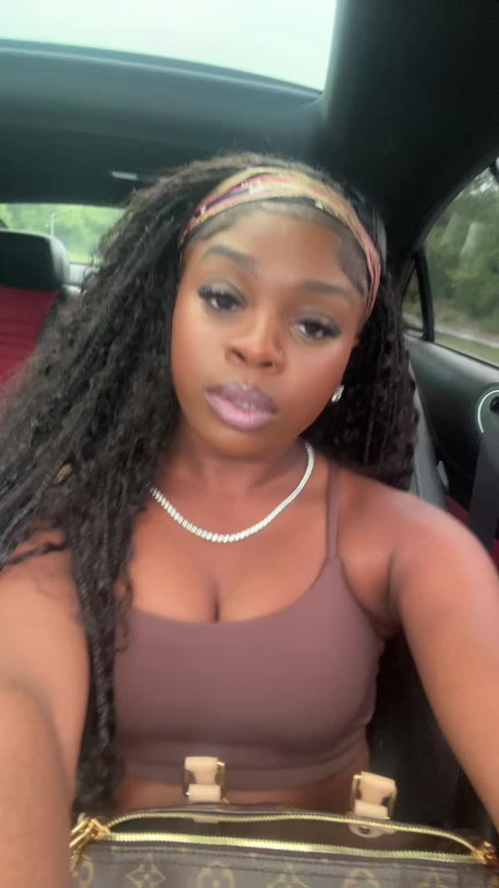 @Iamkaylawaylaxo