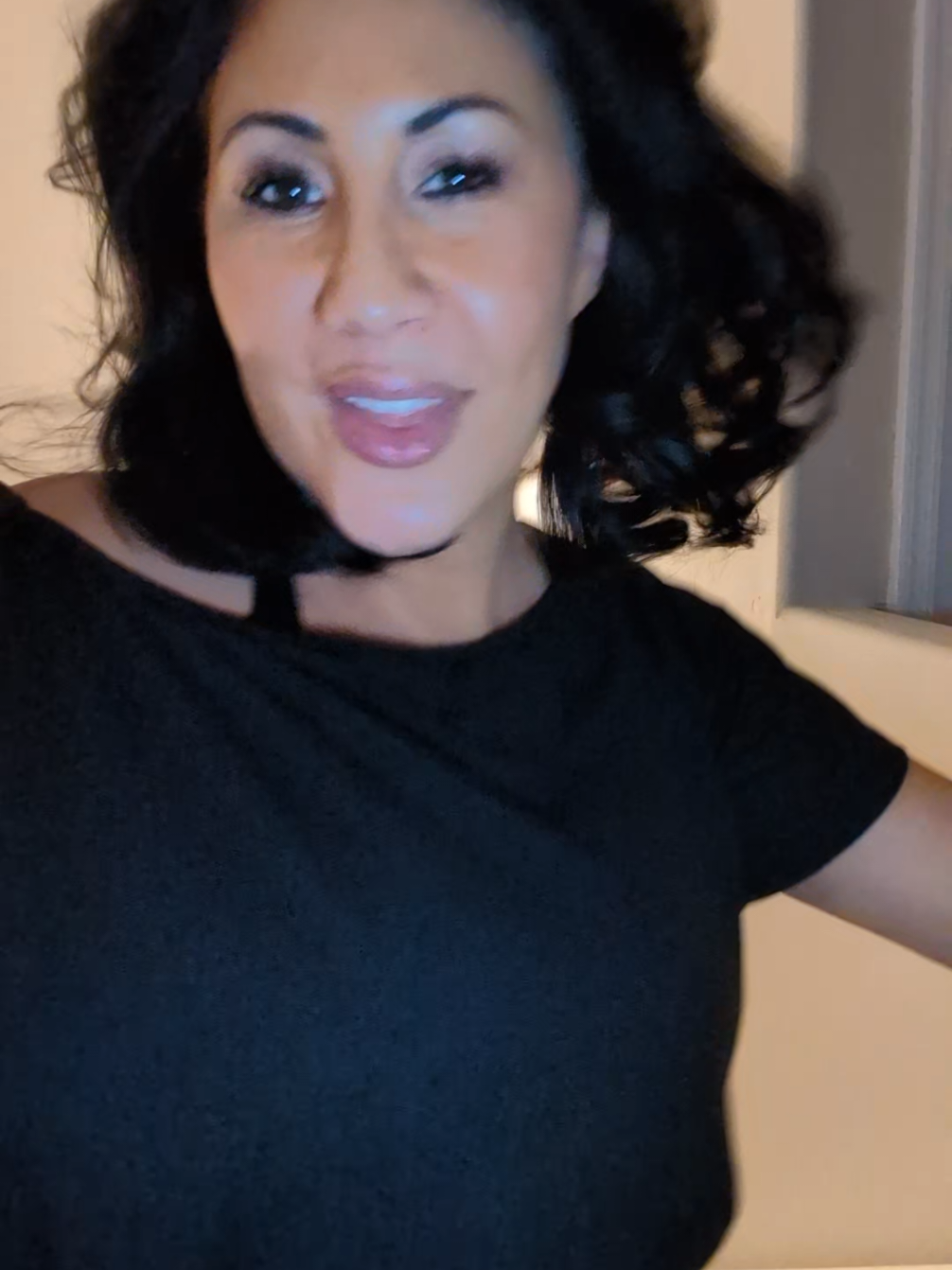 @MiaNavarro