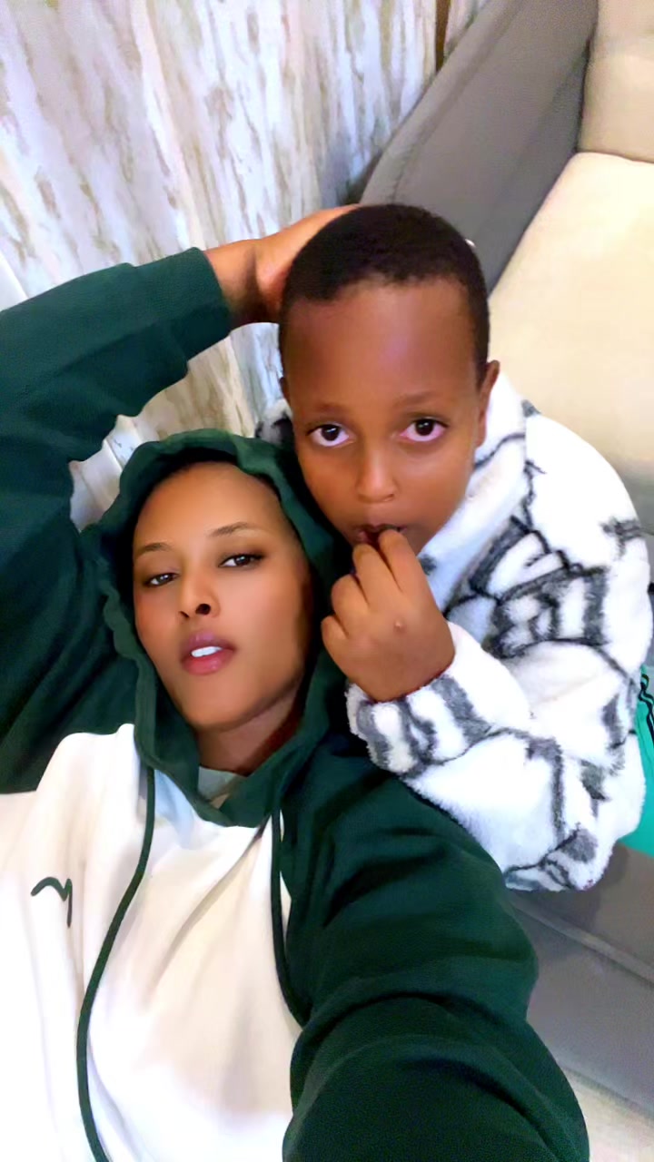 @kamatarisandra🇷🇼