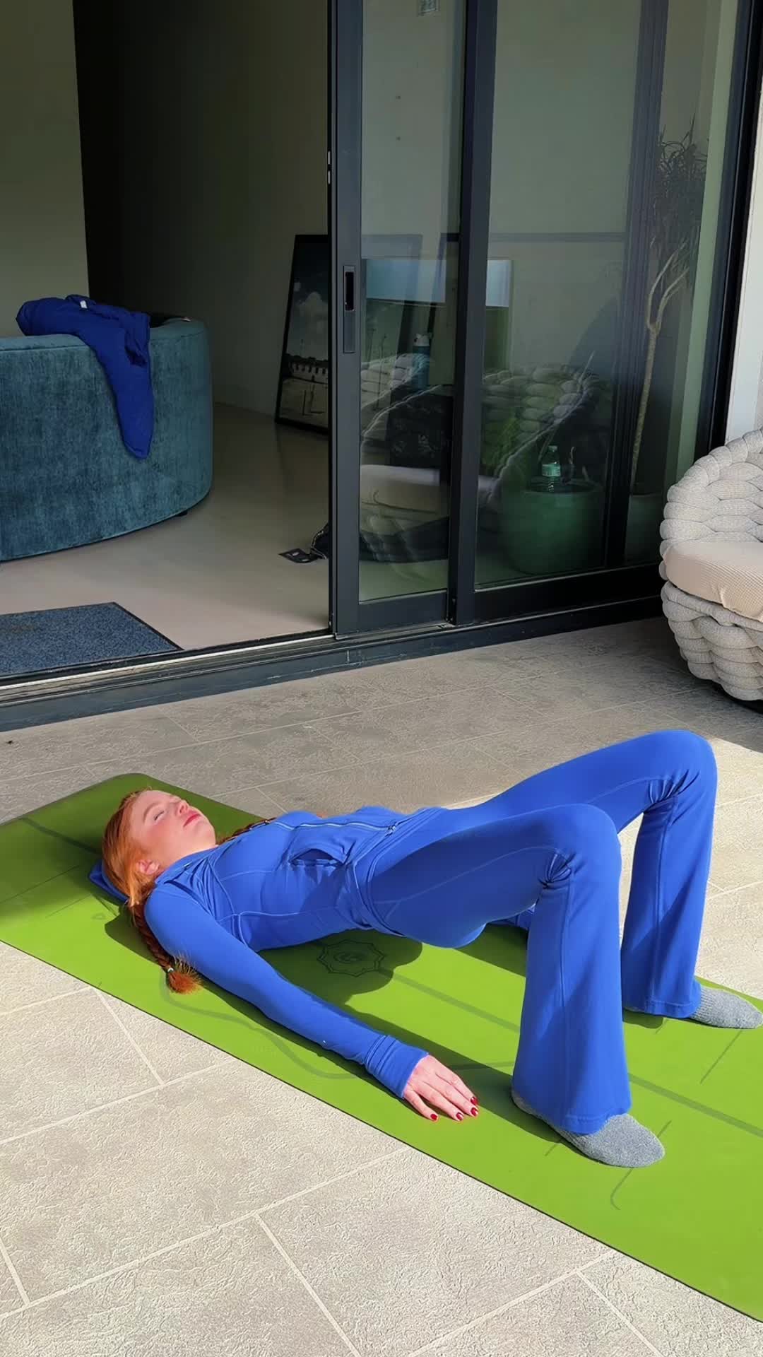 @lilredyoga