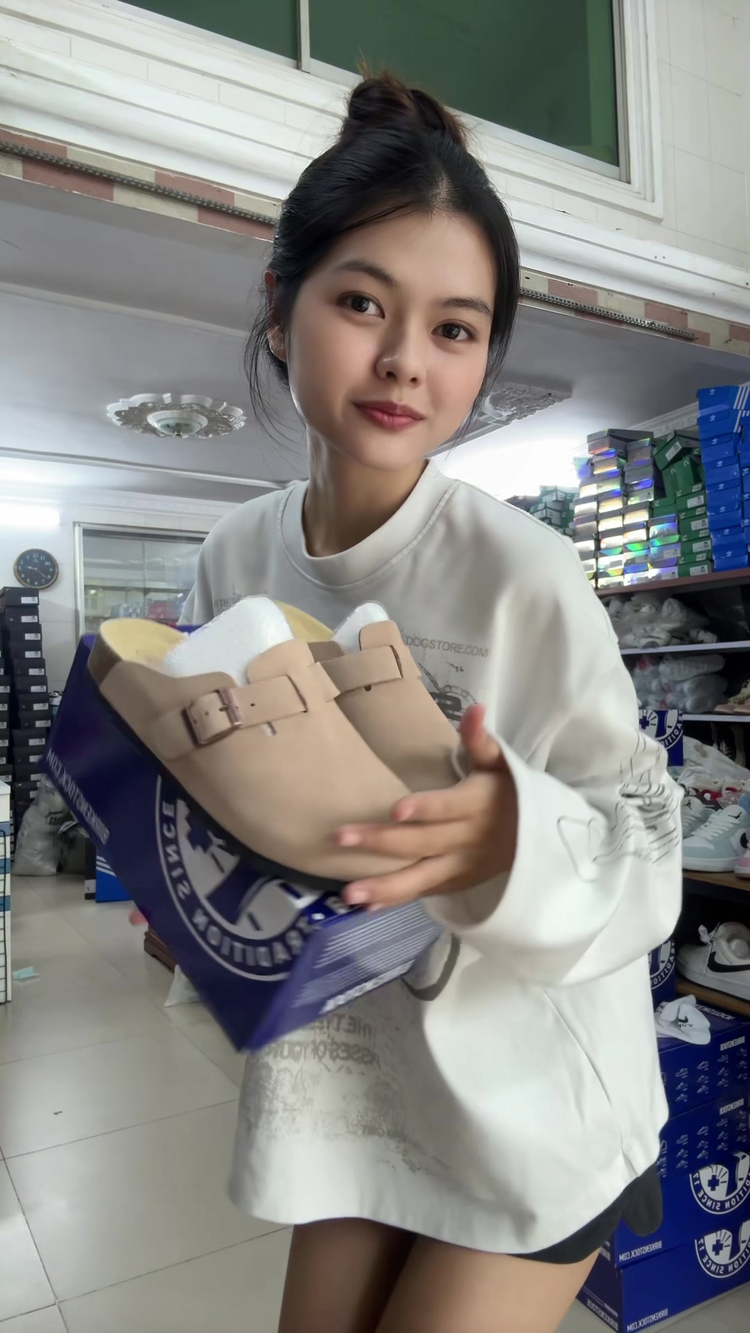 @HL Shoes Store