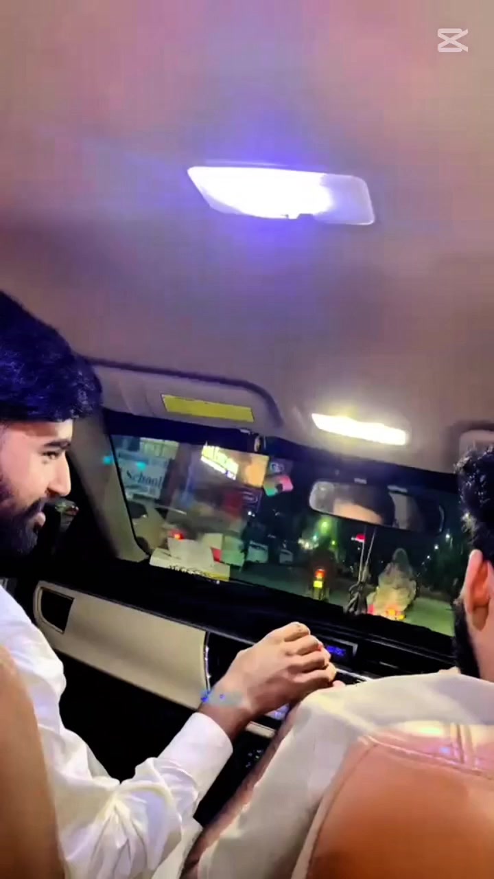 @Ali ButT😈