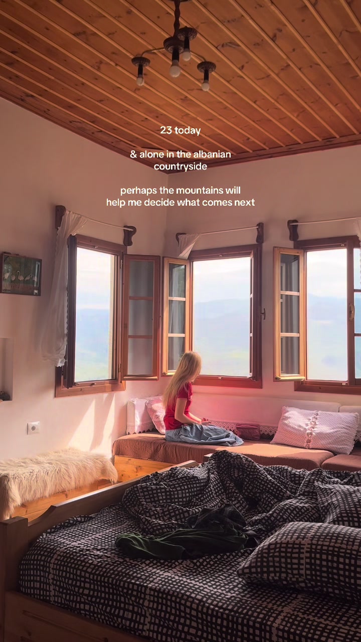 @presley | author & traveler