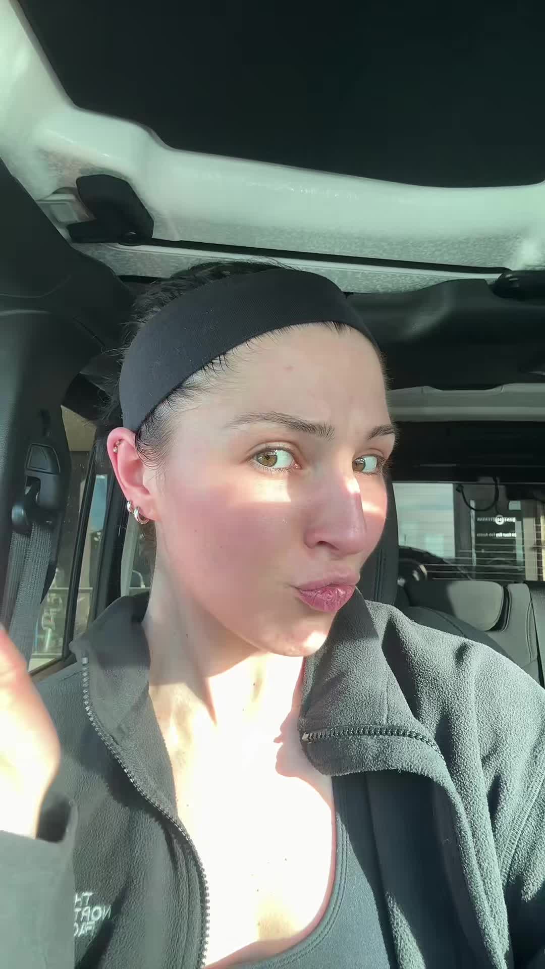 @_alliegray