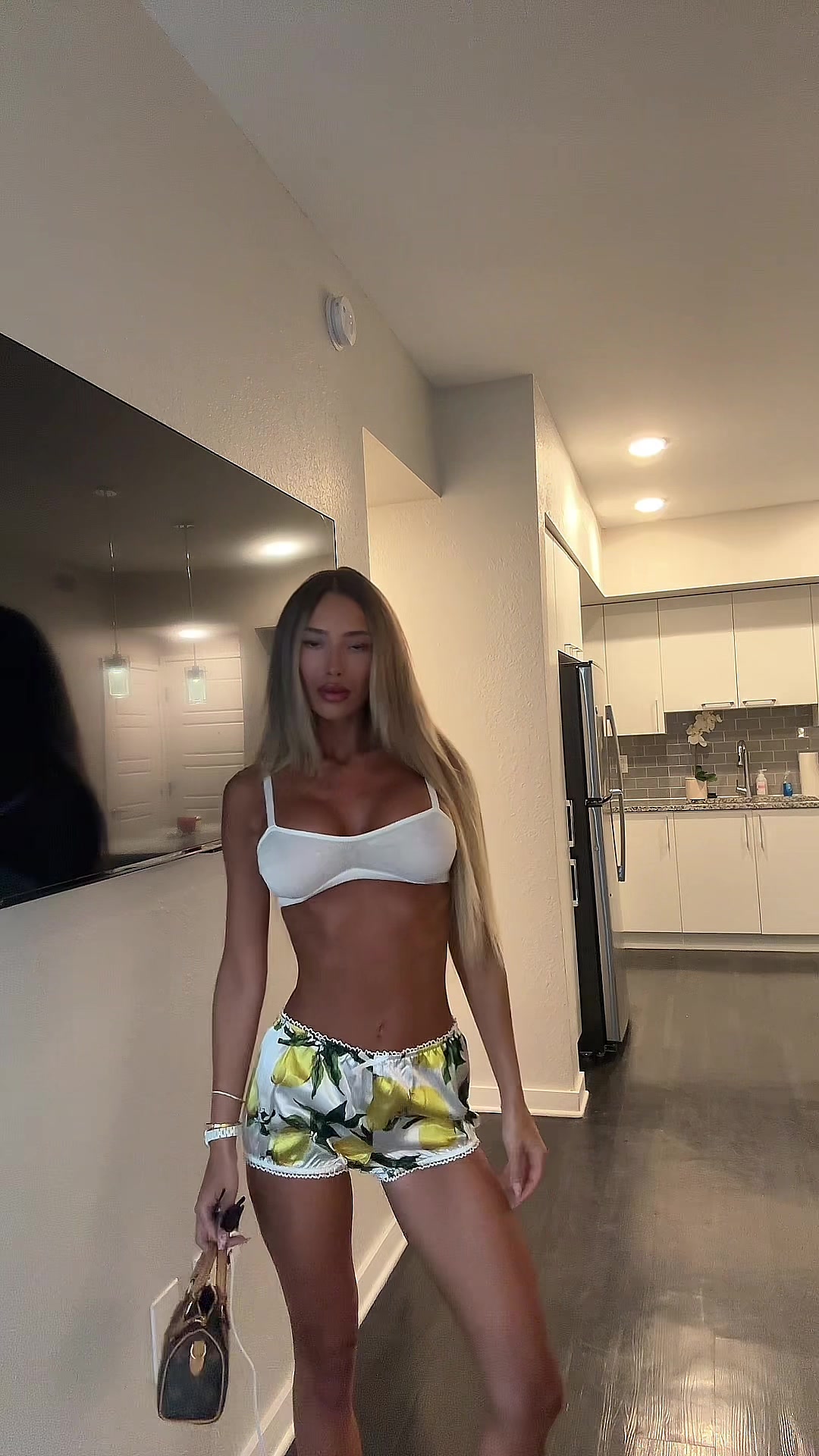 @Esmiana.x