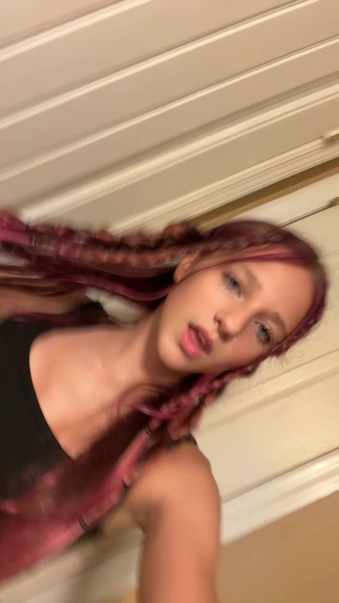 @Your fav girl