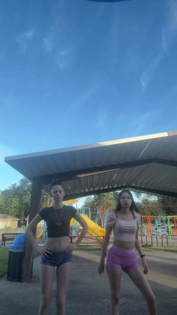 @Sophie💞 and Lucy🥰